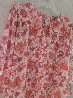Ophelia Rose Women's Pink Floral Button-Down Blouse